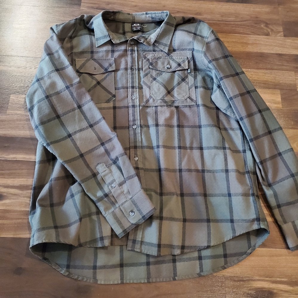 Oakley Men's longsleeve button down shirt XXL